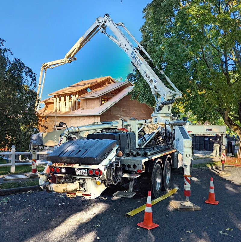 Pompa do betonu Cifa z wysięgnikiem – serwis i naprawy
